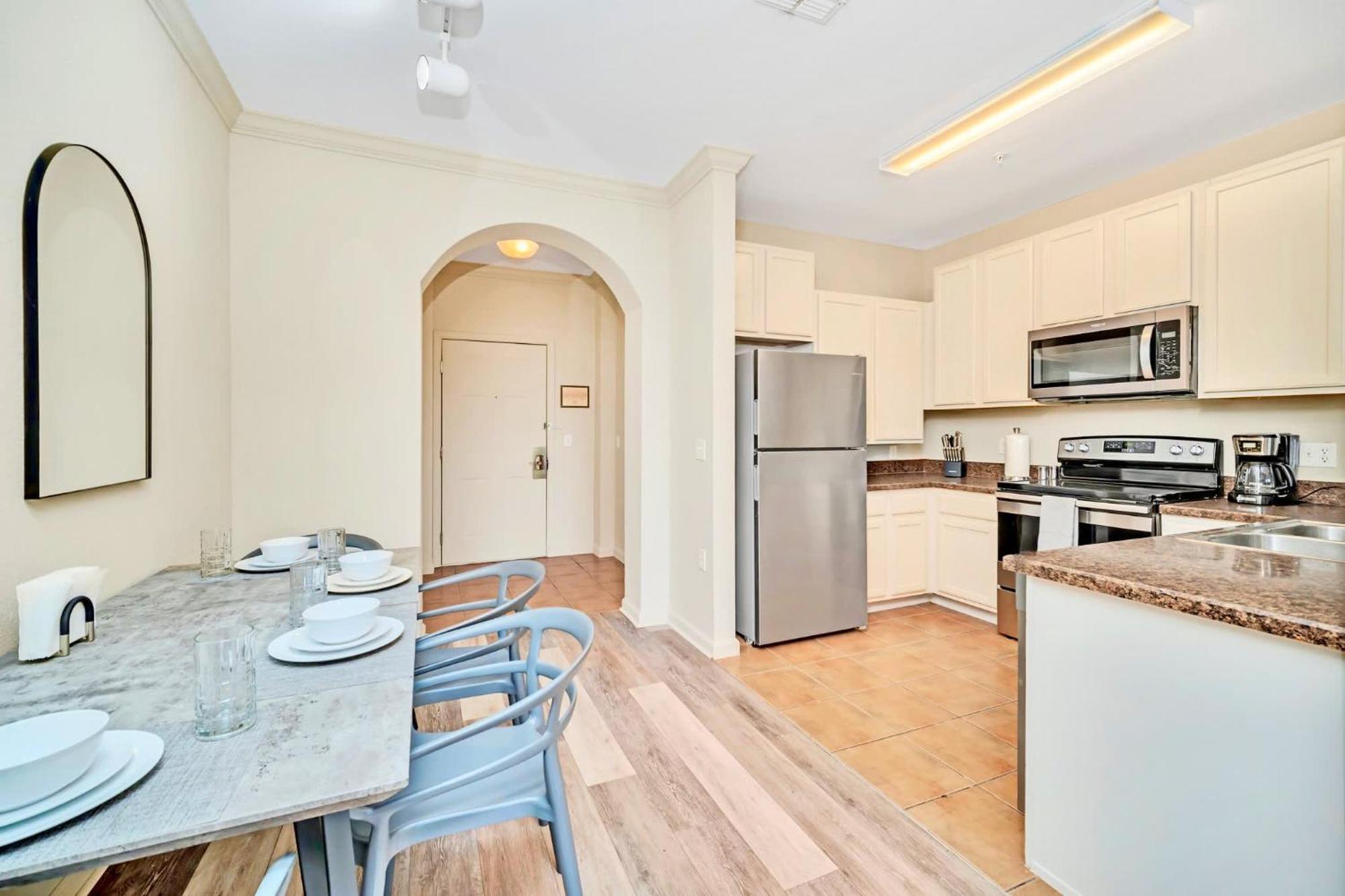 Stunning 2br With Hot Tub And Pool, Near Disney! Casa de férias